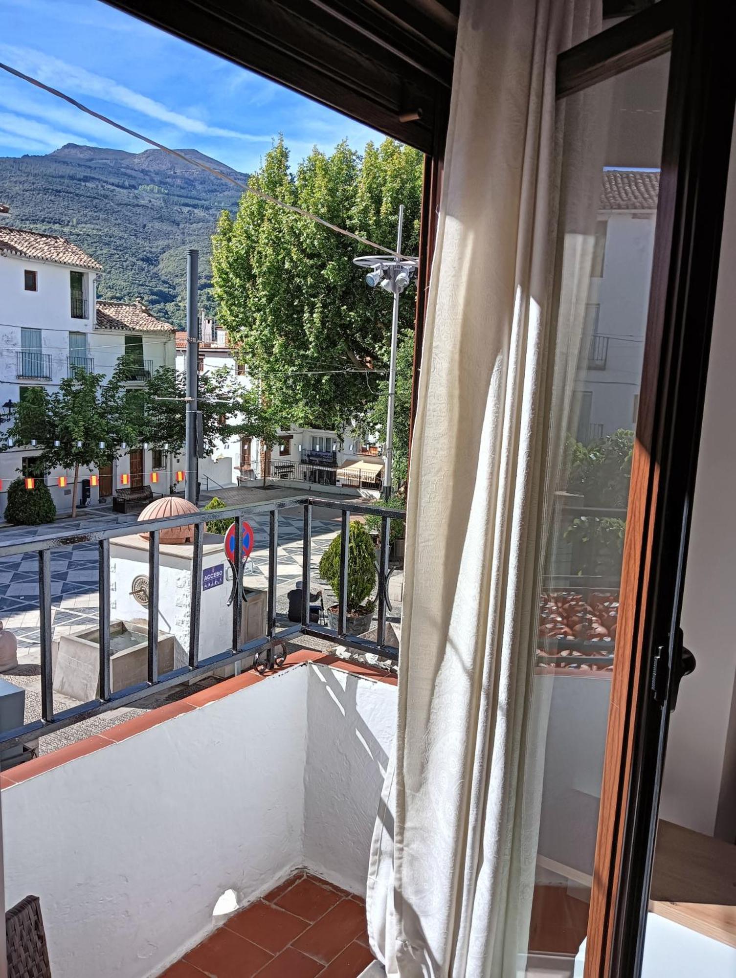 La Casa De La Plaza Apartman Güéjar Sierra Kültér fotó