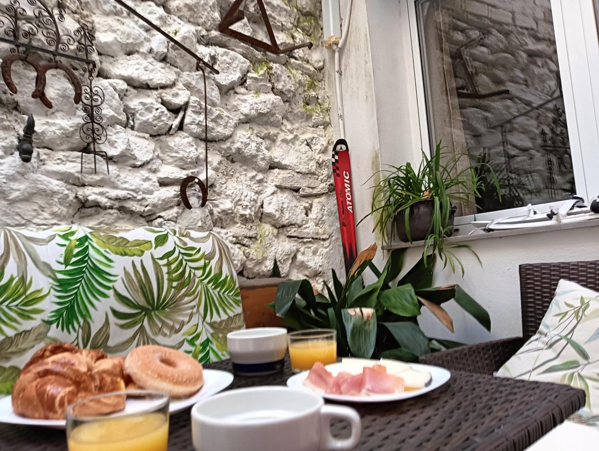 La Casa De La Plaza Apartman Güéjar Sierra Kültér fotó